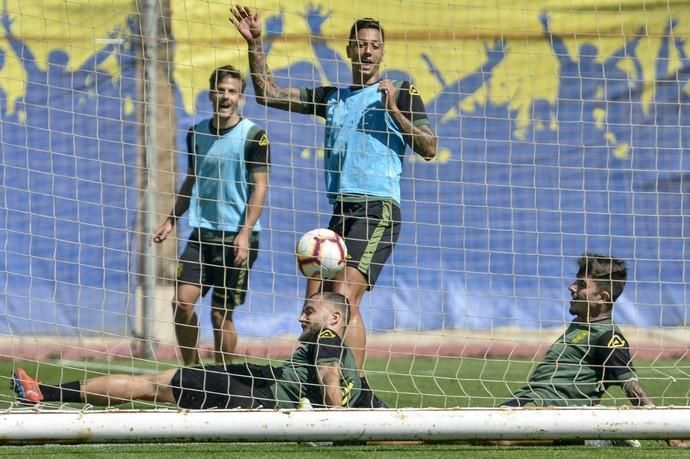 TELDE. Entrenamiento de la UDLP  | 02/04/2019 | Fotógrafo: José Pérez Curbelo