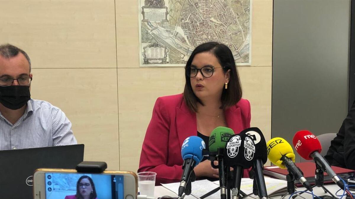 Sandra Gómez, en la presentación del informe sobre el proyecto del nuevo estadio del Valencia CF.