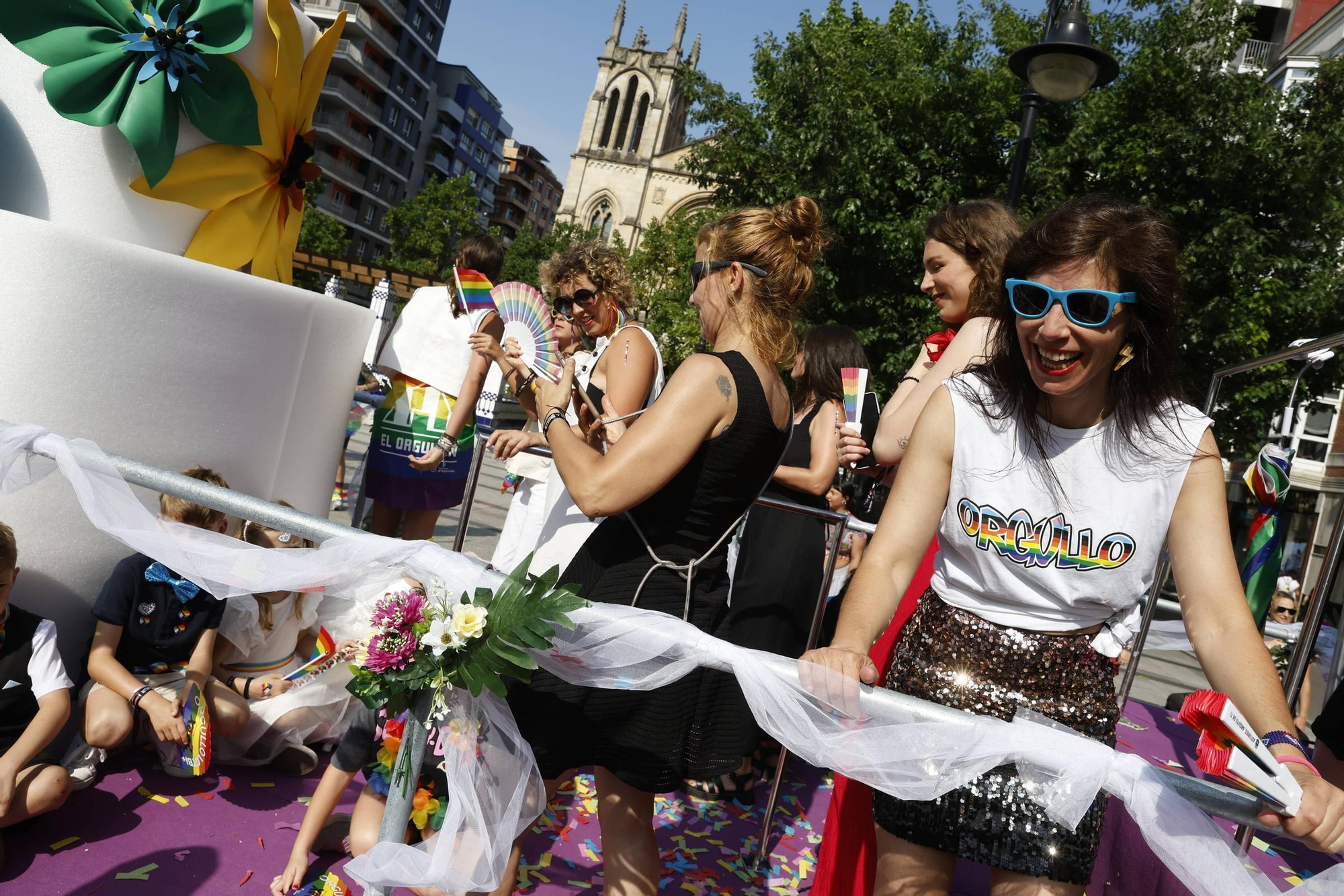 Así fue el desfile del Orgullo en Gijón (en imágenes)