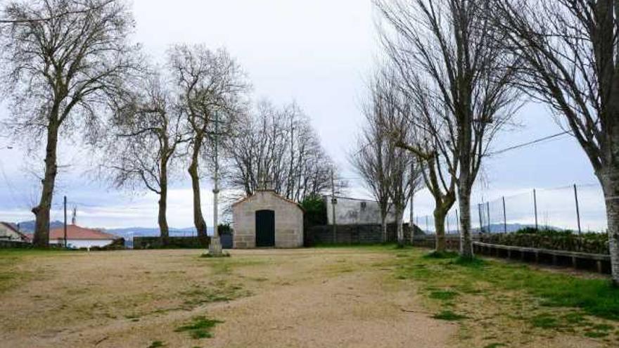 Estado actual del atrio de Samertolaméu, donde está previsto el inicio de las obras.  // G.Núñez