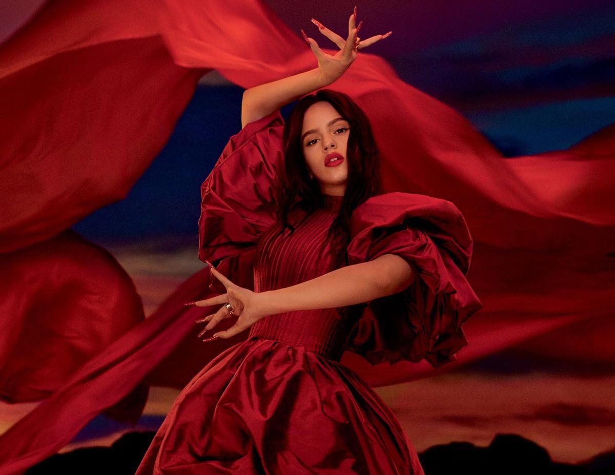 Rosalía para MAC Cosmetics