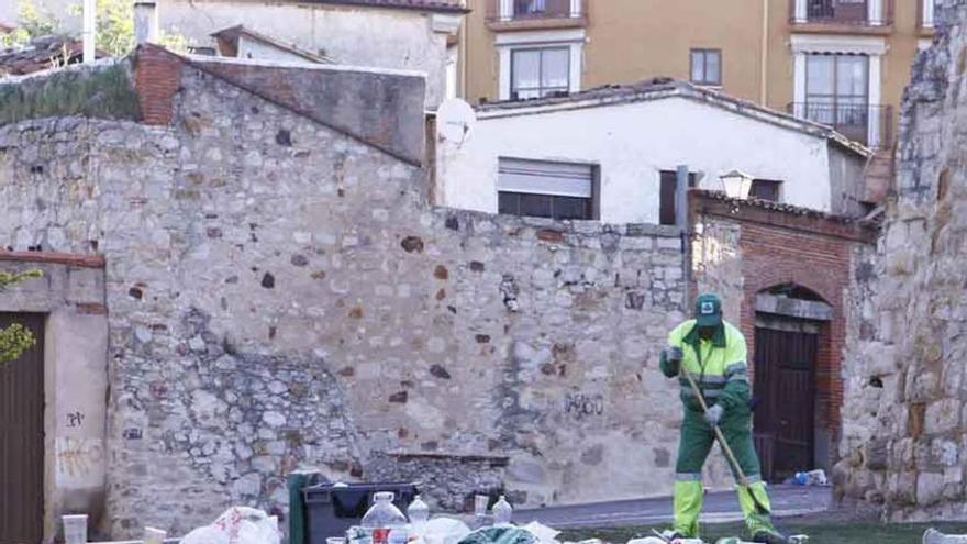 Ciudadanos propone bajar el precio de las copas para evitar el botellón en Semana Santa