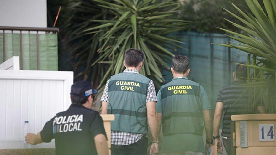 Concentración de repulsa por el asesinato machista en Mallorca