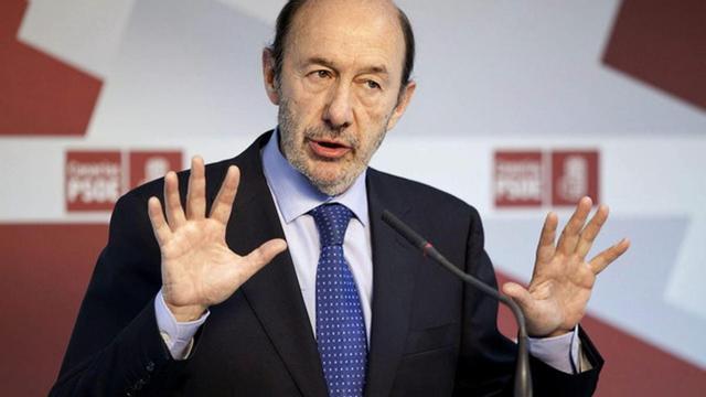 Rubalcaba, este jueves, en Santa Cruz de Tenerife.
