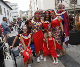 Luanco viaja 60 años en el tiempo para celebrar su Antroxu estival