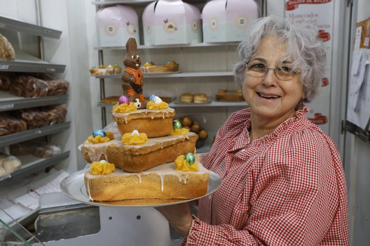 Avilés. reportaje en las confiterías sobre bollos Pascua Marta irá a La Colosal, Vidal y Grao en Sabugo antes de la procesión puede ser primera
