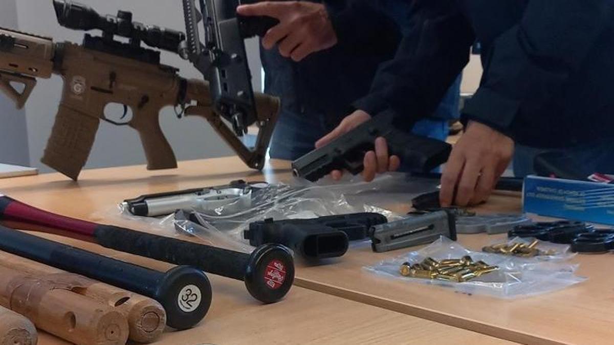 Armas encontradas por los Mossos