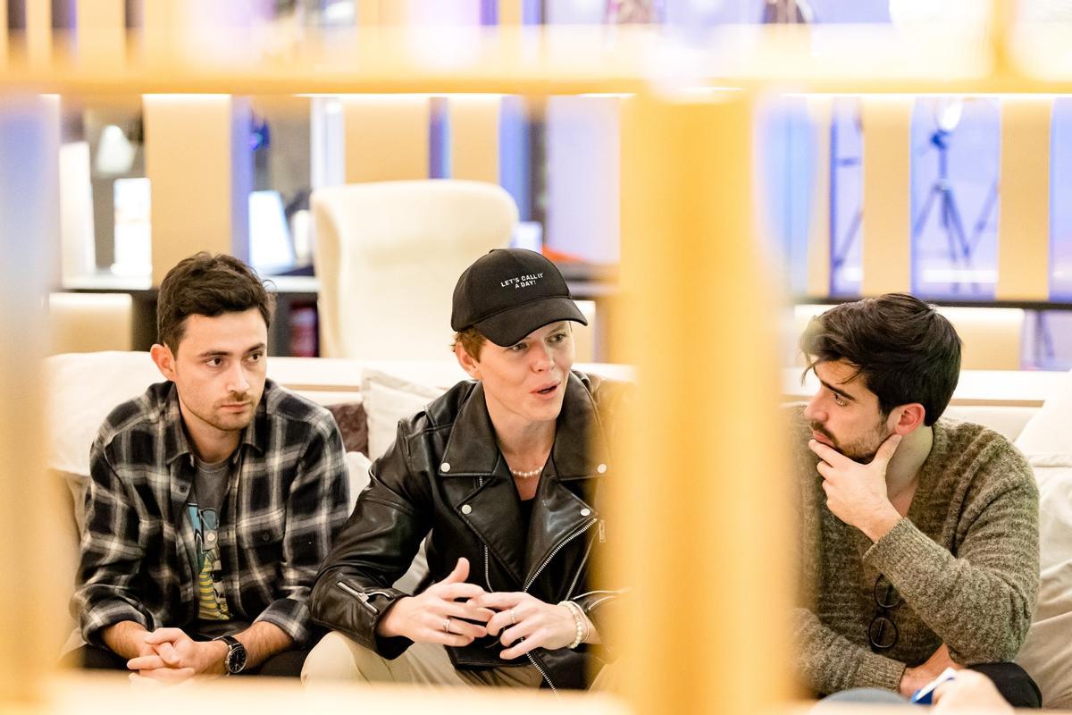 Loren, Jonathan y Javi, durante la entrevista.