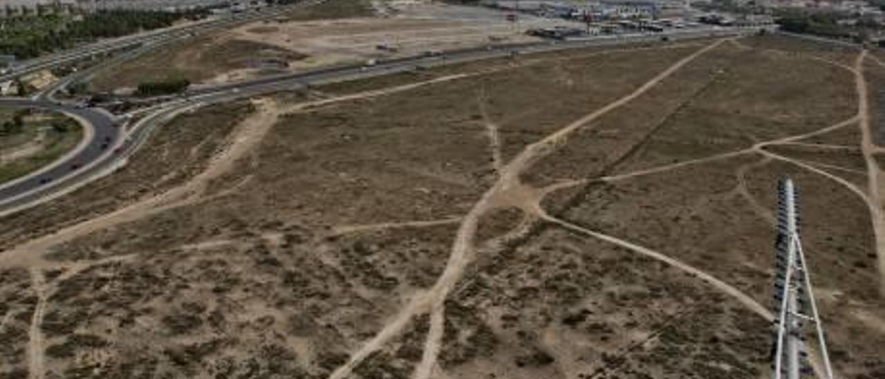 Vista aérea de los terrenos de Rabasa donde estaban previstos Ikea y un macrocentro comercial.