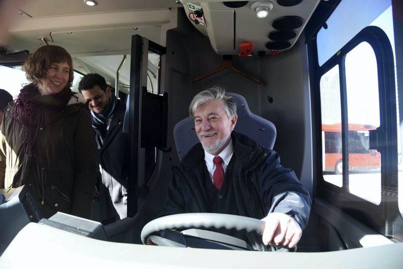 Presentación de la nueva flota de autobuses híbridos de Zaragoza