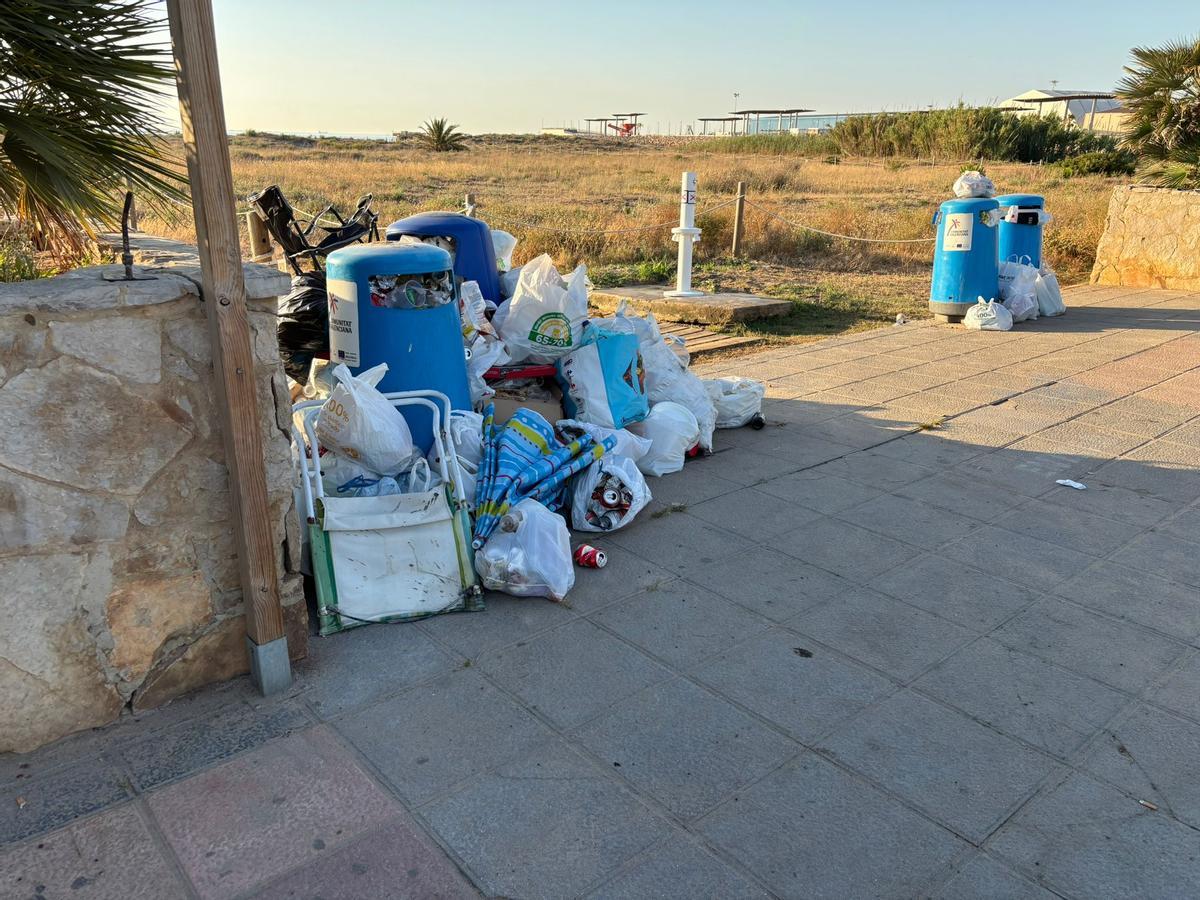 Así ha amanecido el paseo marítimo del Port de Sagunt tras San Juan