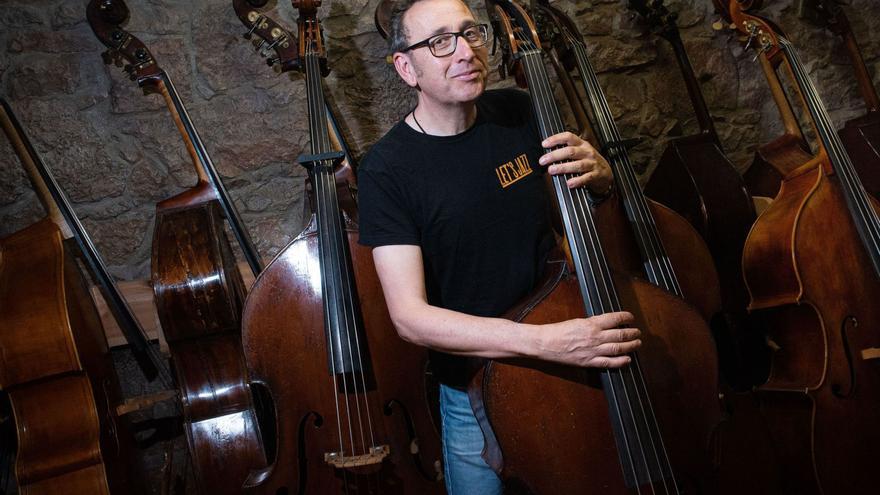 Manolo Germán, músic: «Jo no em vaig fer lutier per guanyar més diners»