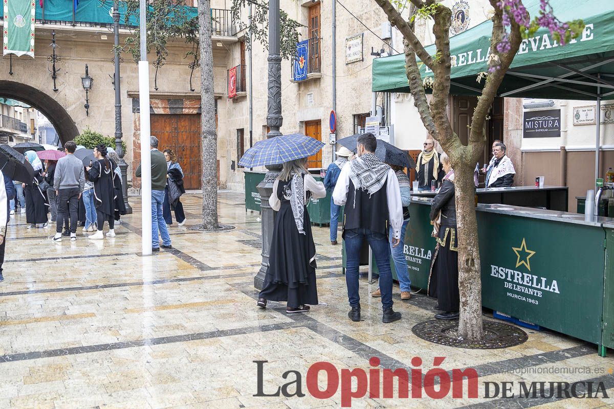 El Bando Moro de Caravaca desafía a la lluvia en su día de convivencia
