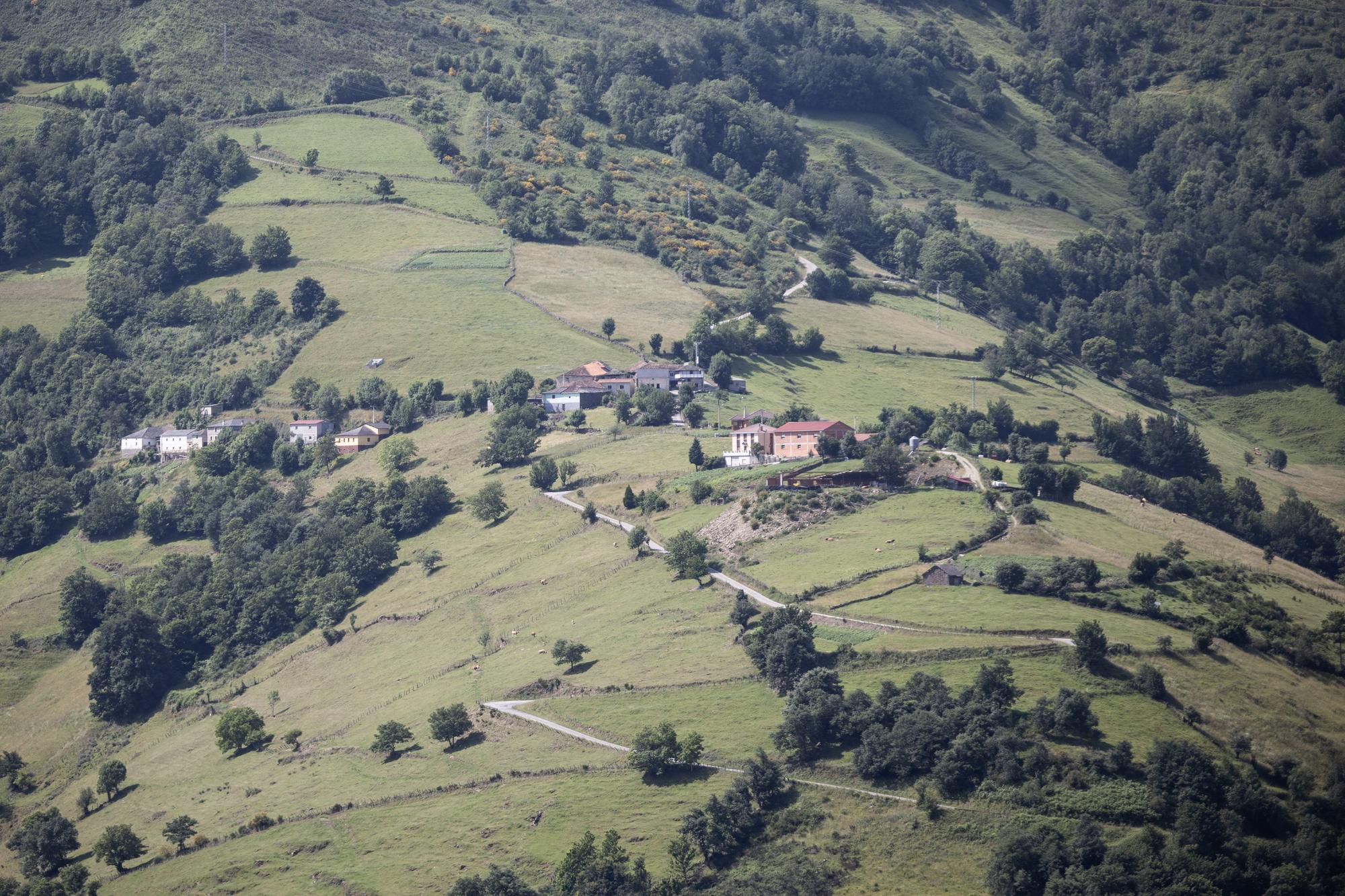 Asturianos en Cangas del Narcea, un recorrido por el municipio