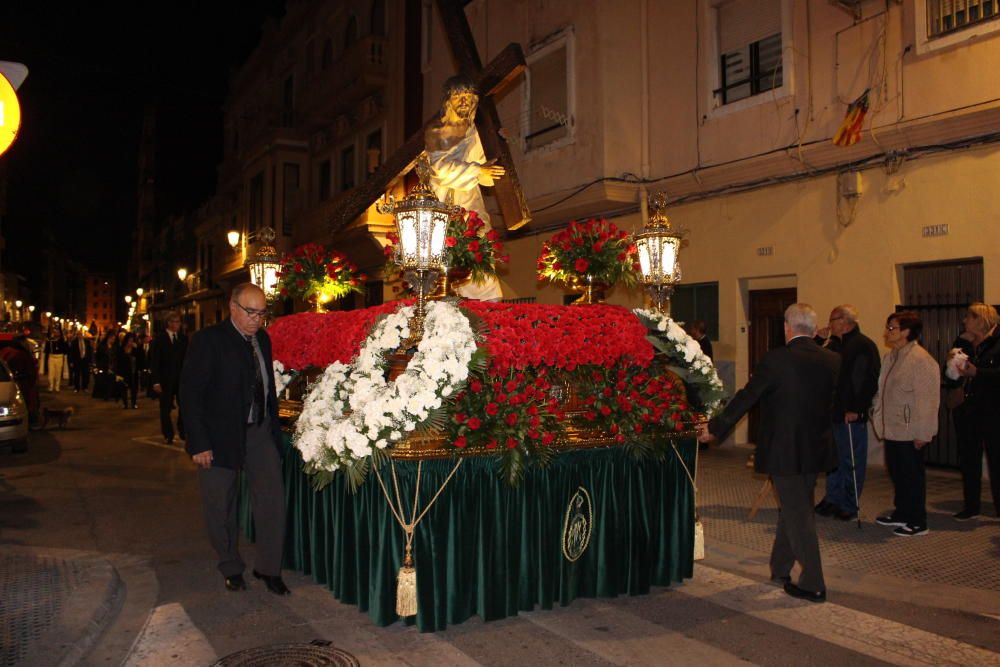 Procesión de la Hermandad de Jesús con la Cruz y Cristo Resucitado.