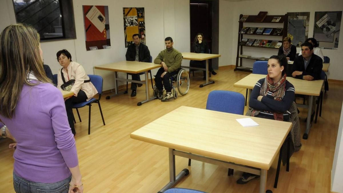 Un curso de galego para o certificado Celga en Lalín.