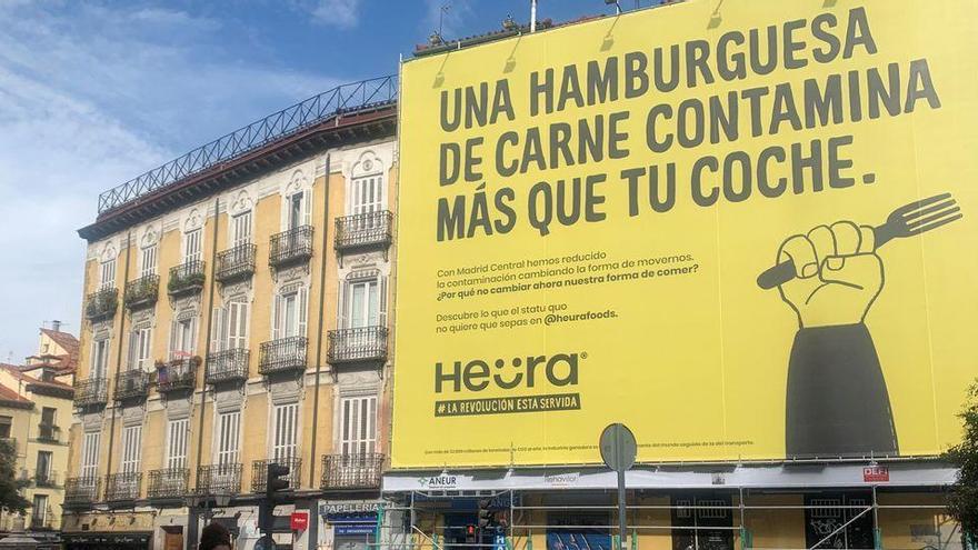 La pancarta que l&#039;empresa va penjar al novembre a Madrid