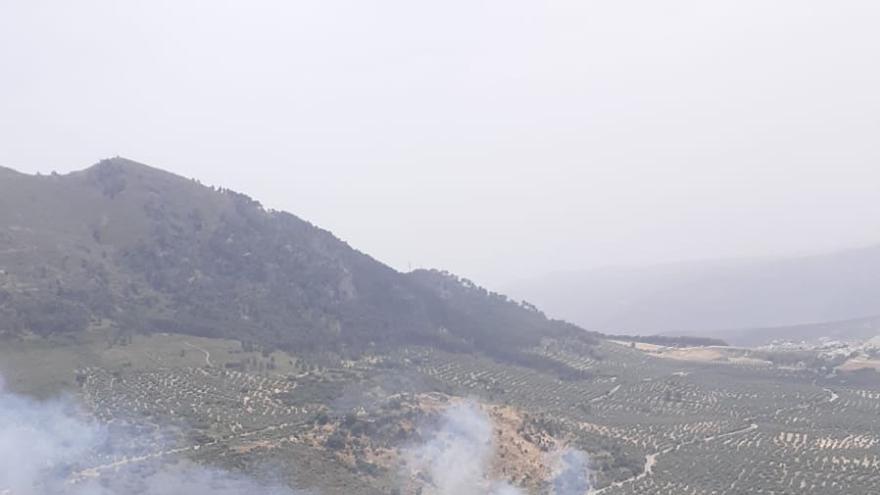 Imagen aérea del incendio forestal de Rute.