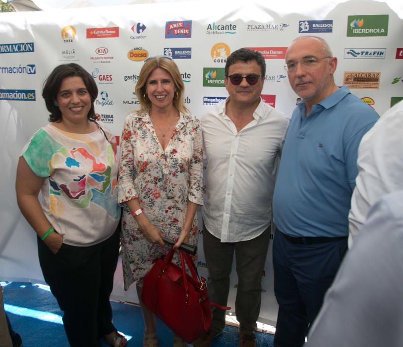 La directora general de Turismo, Raquel Huete; la edil de Alicante Eva Montesinos; el director del diario INFORMACIÓN, Toni Cabot, y el alcalde de San Vicente, Jesús Villar.