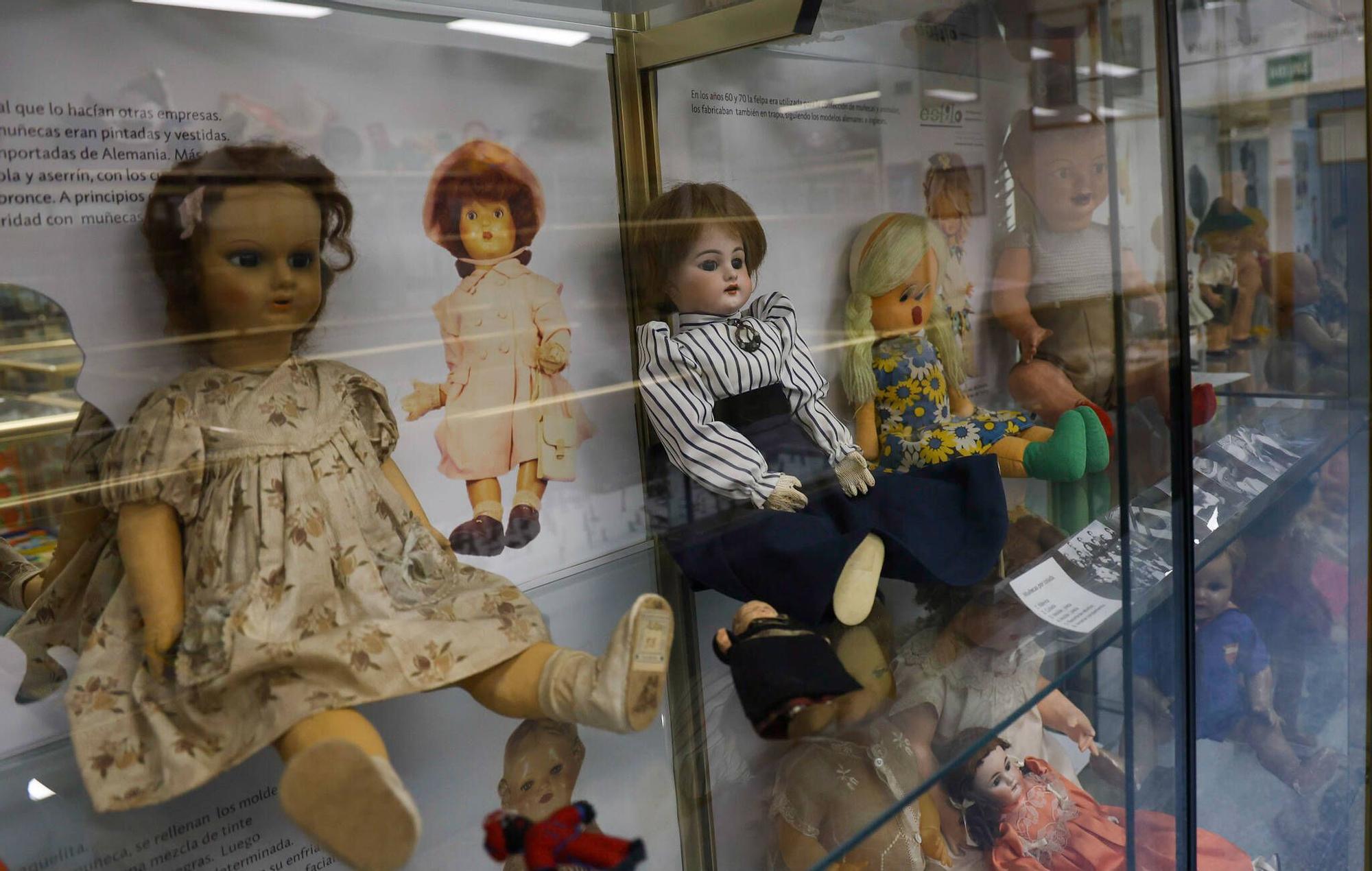 El Museo más nostálgico de València atesora 2.500 juguetes