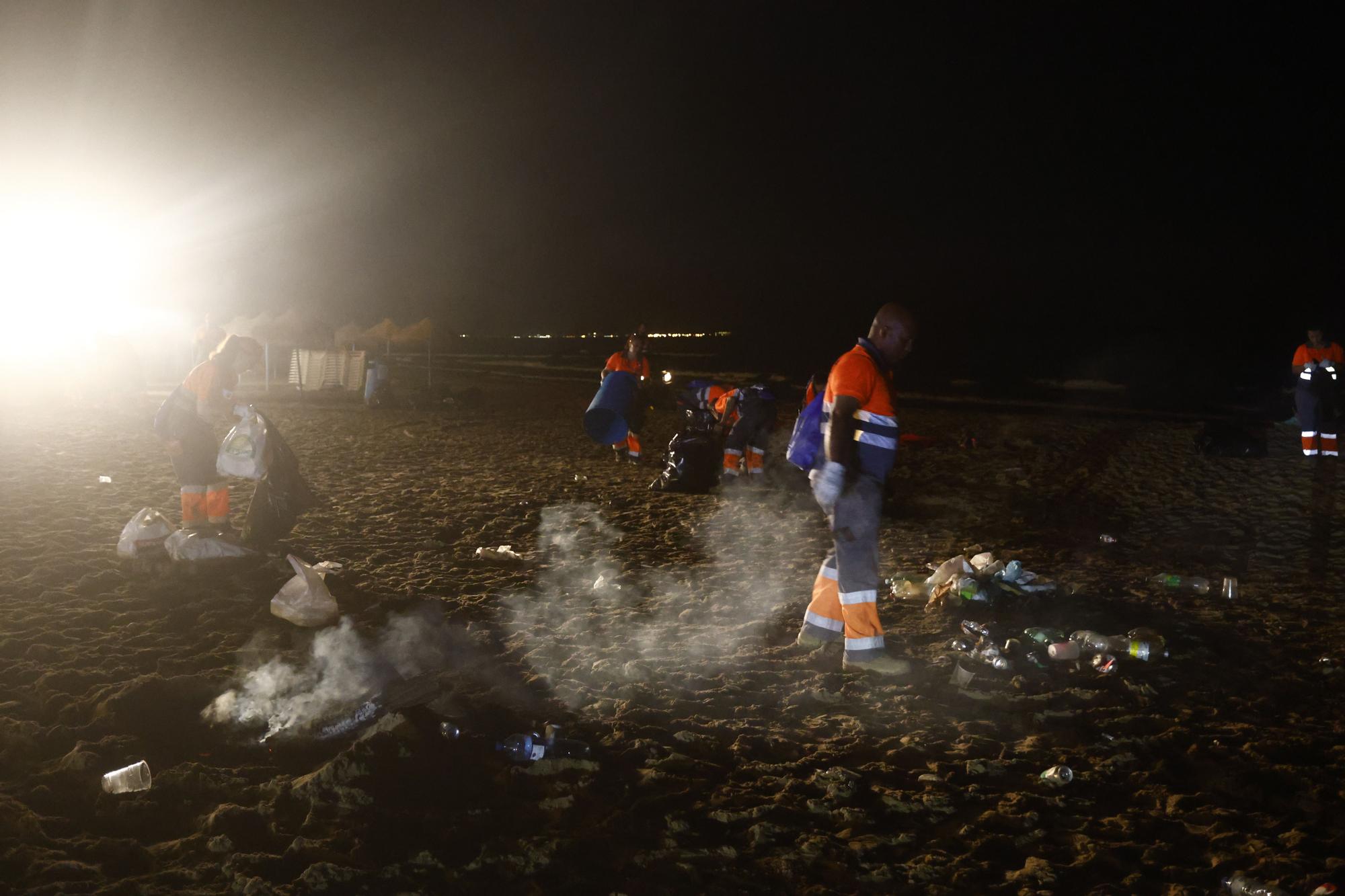 Así fue el desalojo y la limpieza tras la noche de San Juan