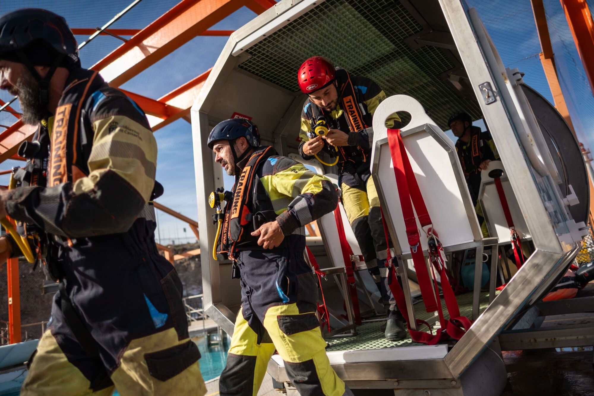 Curso de formación del EIRIF en amerizajes de helicópteros