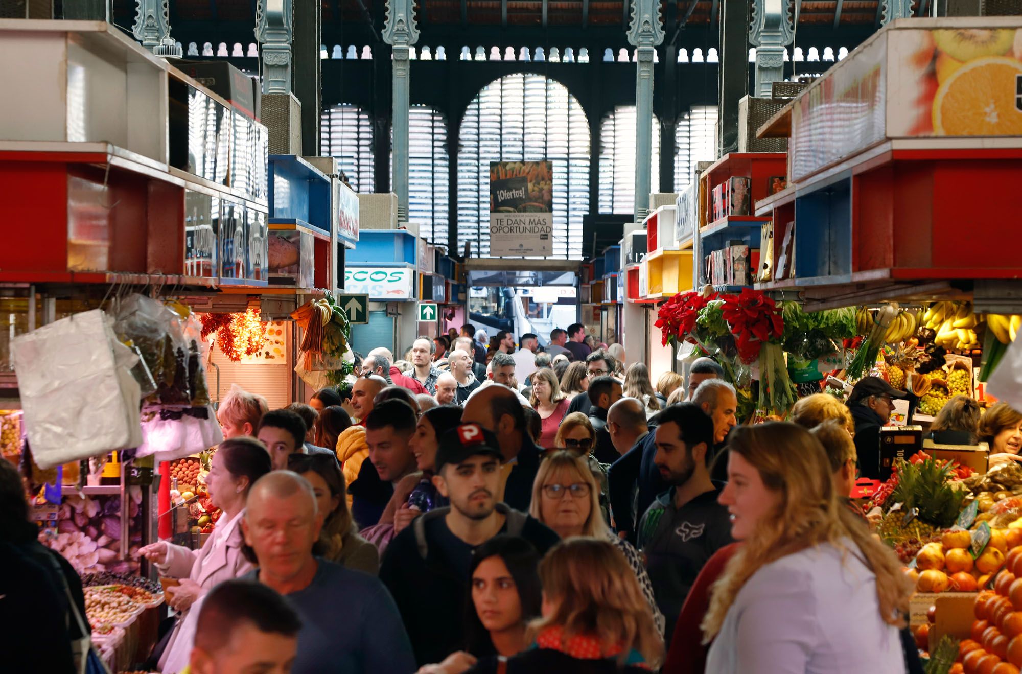 Compras navideñas en el mercado de Atarazanas.