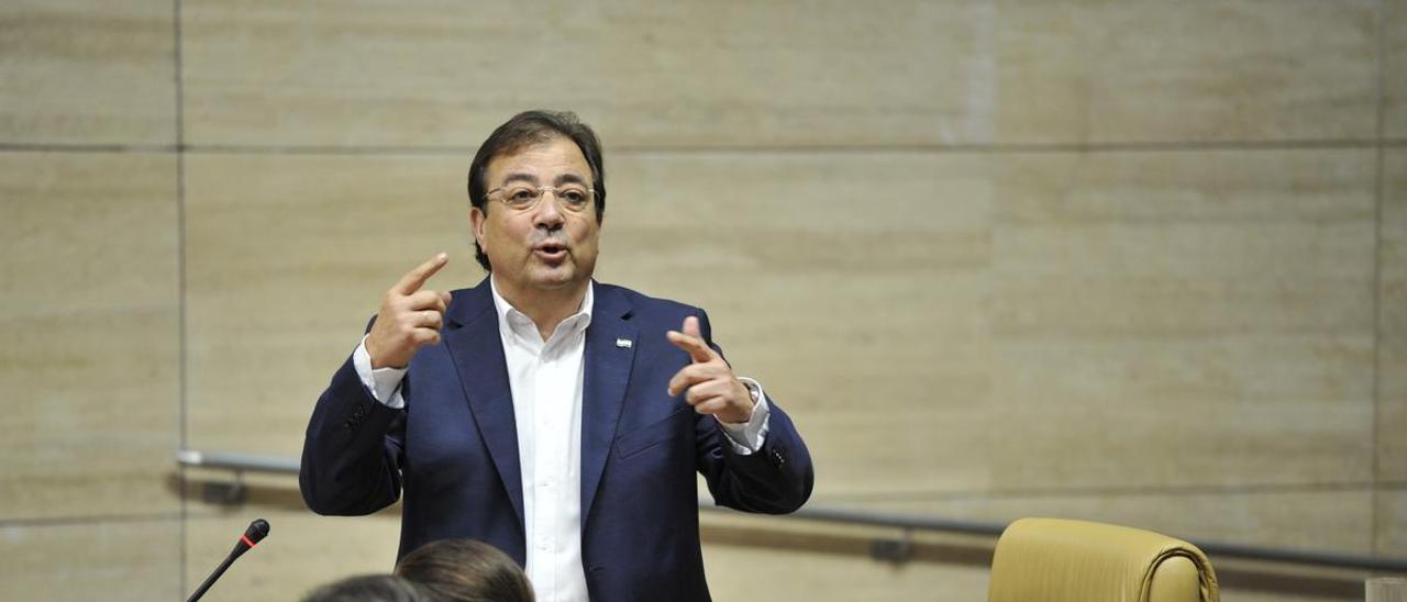 Guillermo Fernández Vara en el pleno de la Asamblea el jueves pasado.