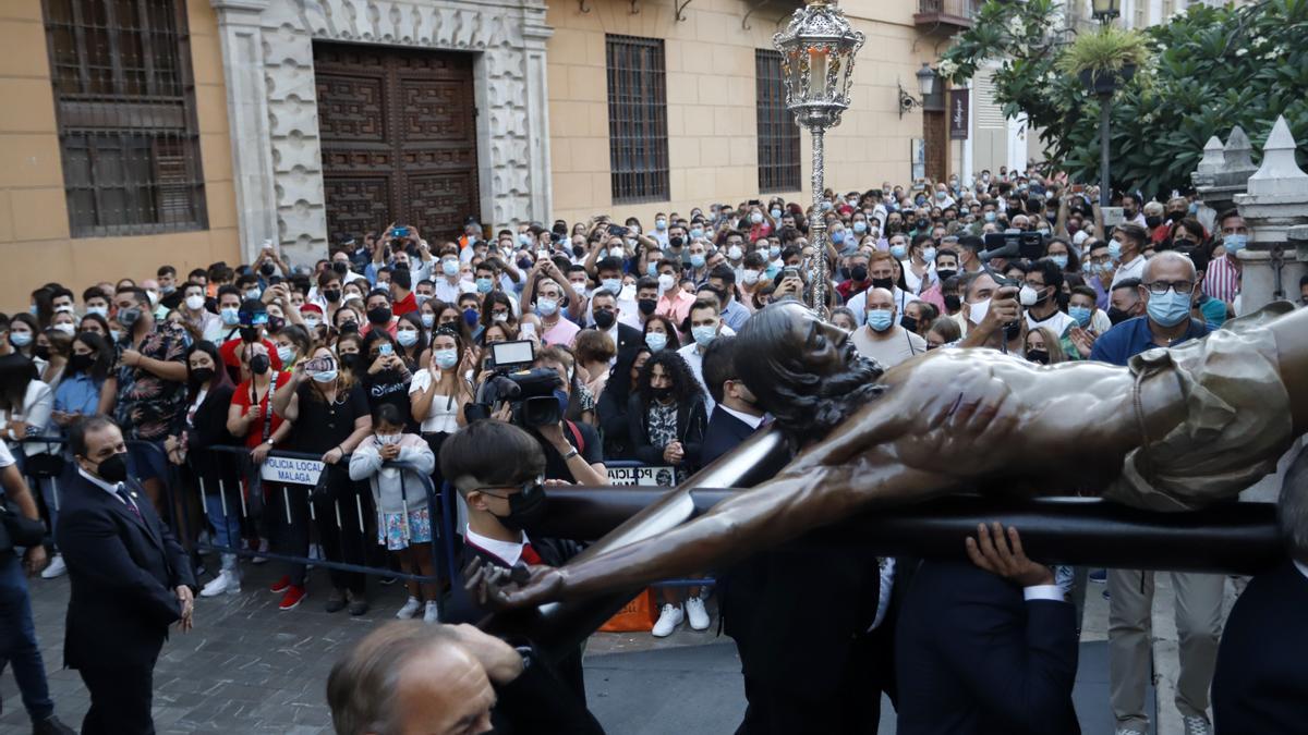 Madrugada de traslados para la veneración 'El Verbo Encarnado' en la Catedral