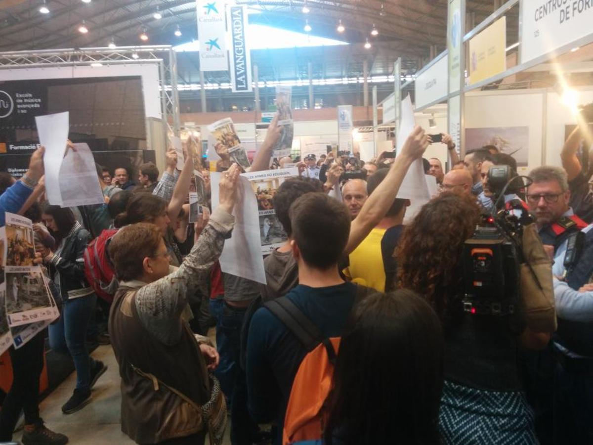 La protesta per la presència de l'exèrcit al'Expojove