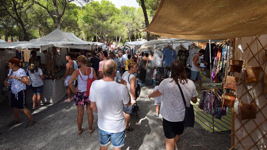 El Hippy Market de Punta Arabí reabre sus puertas
