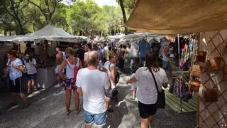 El Hippy Market de Punta Arabí reabre sus puertas