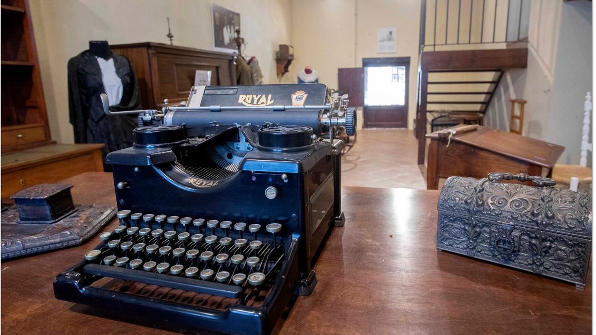 La recreación del antiguo despacho en la Casa Gran, el museo de la Pobla.