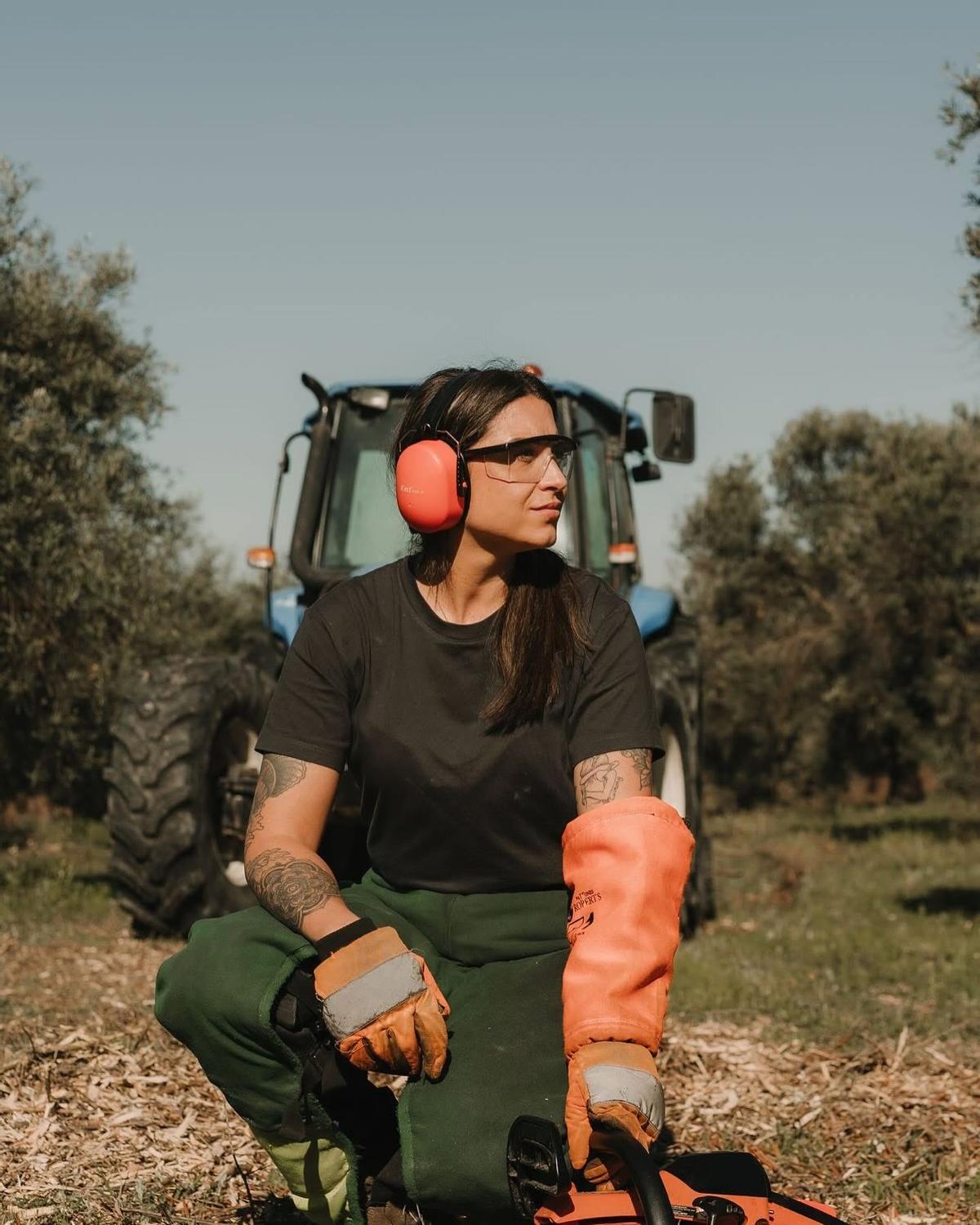 Paula Prado en su finca en Baena