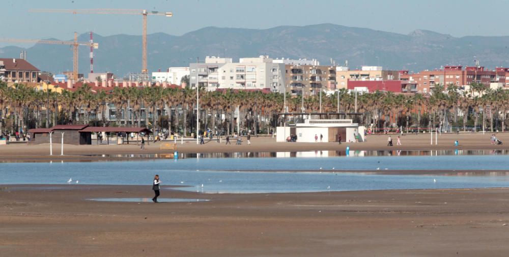 Una albufera en la playa de Las Arenas