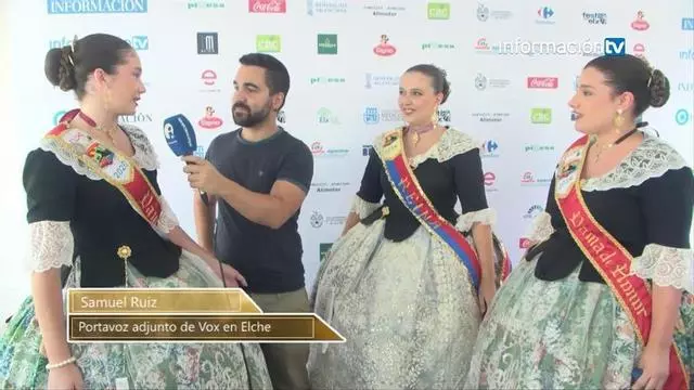 Las reinas y damas de la comisión Monserrate Guilabert, en InformaciónTV