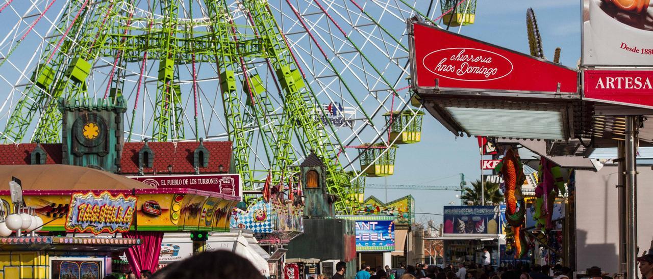 Imagen de archivo de la feria de atracciones de Castelló.