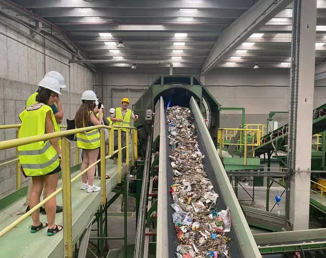La planta de Caudete de las Fuentes invierte mes y medio en convertir la basura en abono