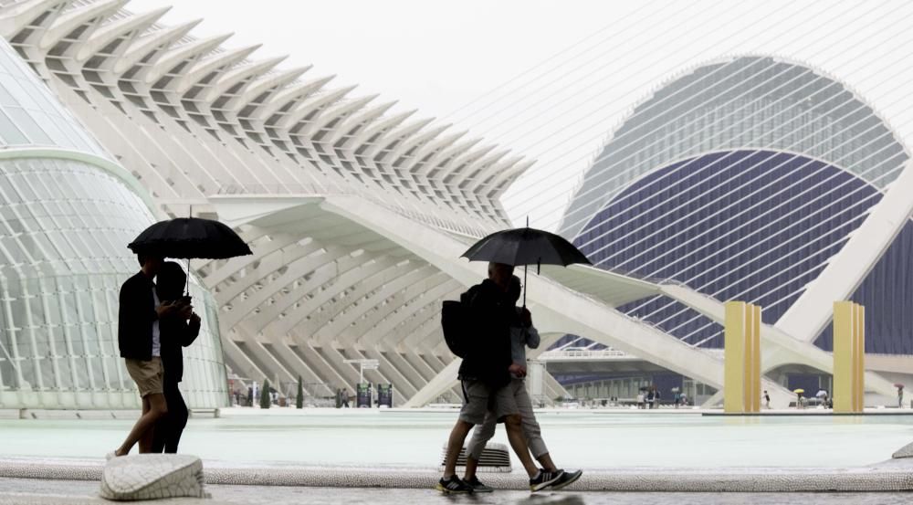 Llueve en la ciudad de Valencia