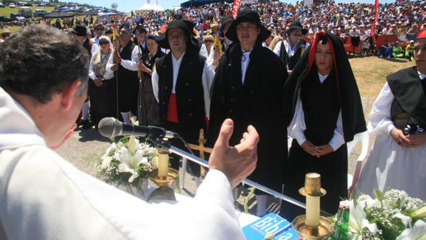 Un instante de la ceremonia religiosa.