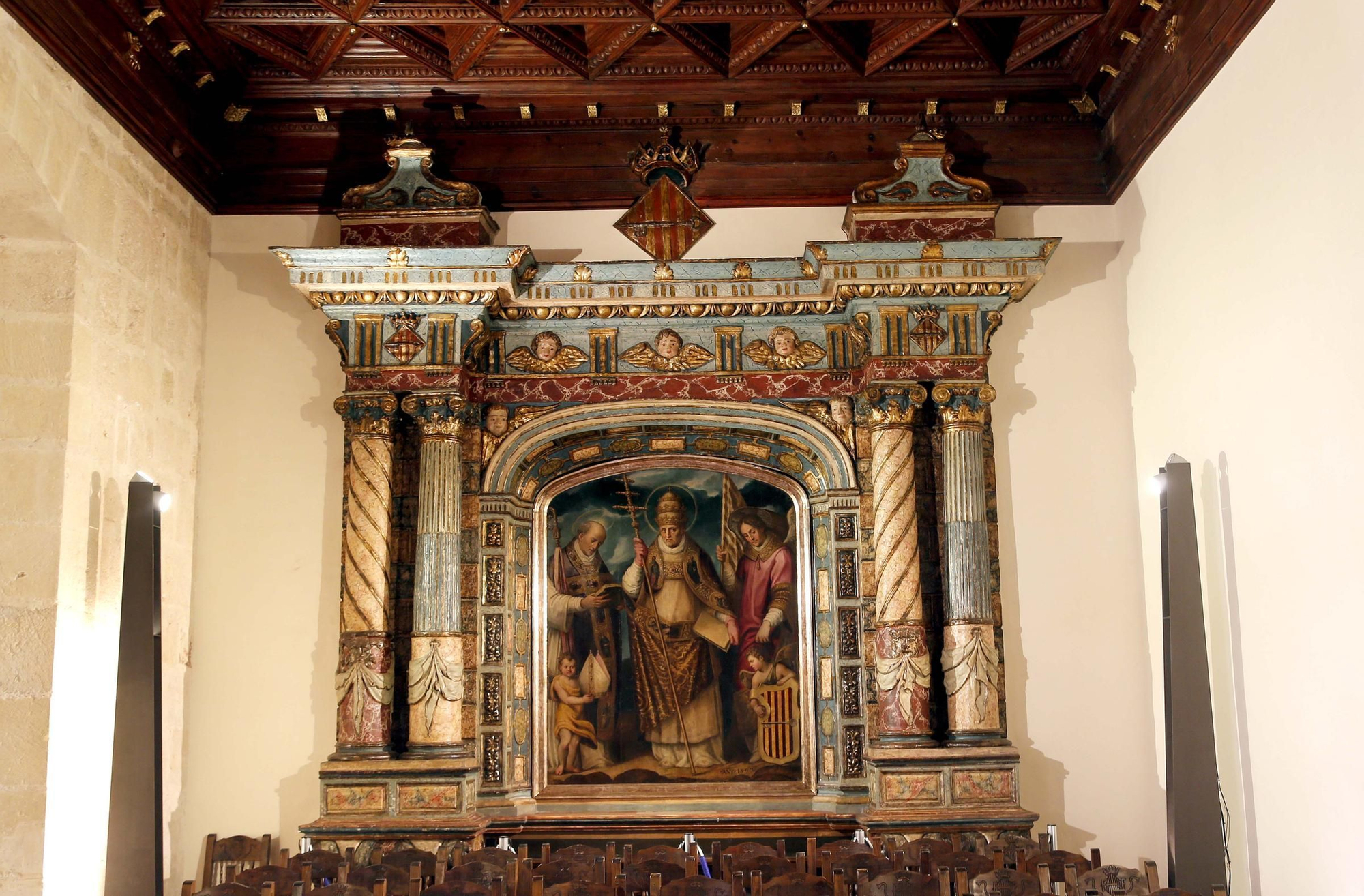 Retablo renacentista en el Salón Noble del ayuntamiento.jpg