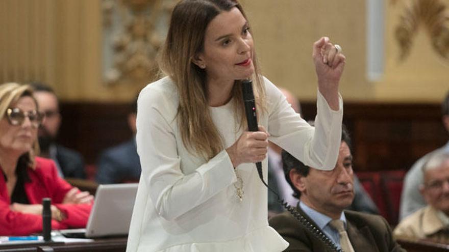 Marga Prohens en el Parlament.