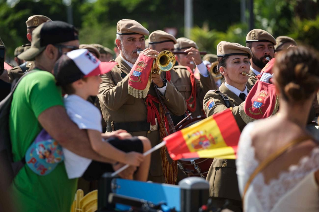 Jura de Bandera de civiles en Santa Cruz