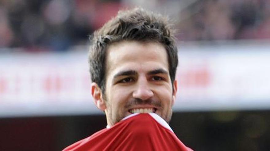 Wenger: &quot;Cesc se debate entre dos amores&quot;