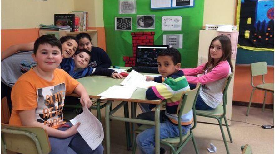 El colegio de Plasencia se lanza a las ondas con el proyecto ‘Radio Lápiz’