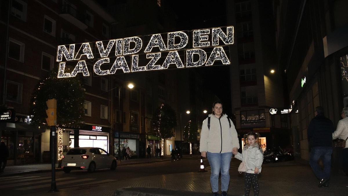 VÍDEO: La Navidad ya ilumina la zona oeste de Gijón