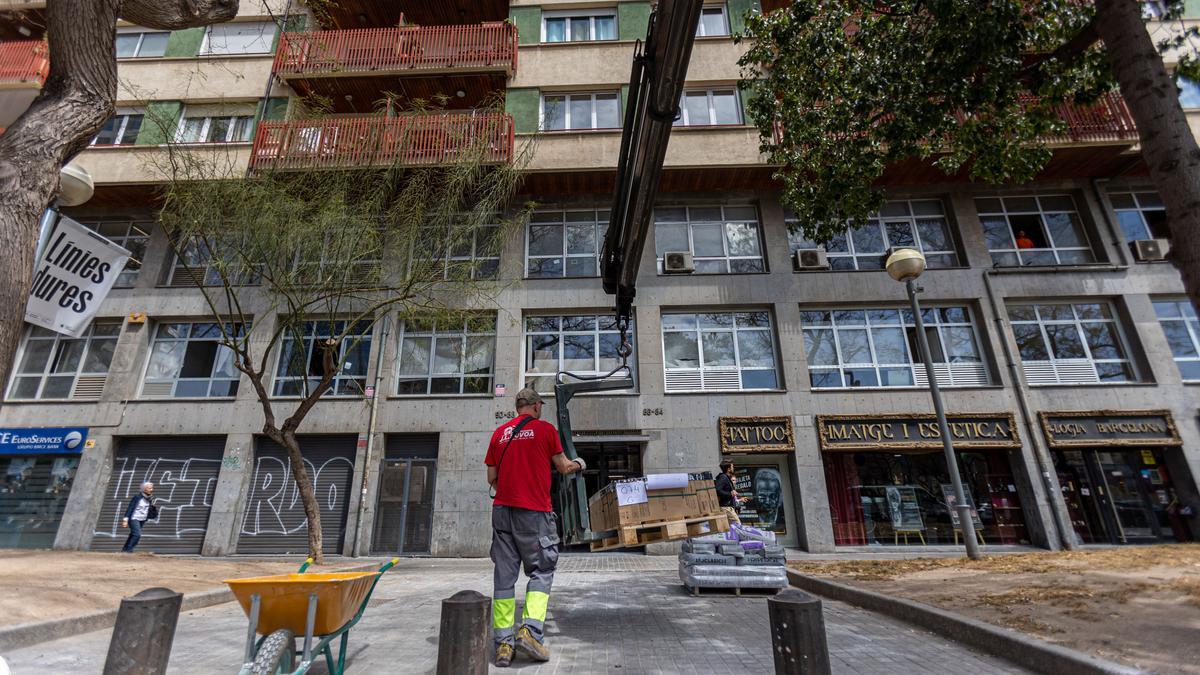 Bloque de 120 pisos residenciales de la calle Tarragona se ha convertido en un bloque de 120 pisos turísticos por una brecha legal