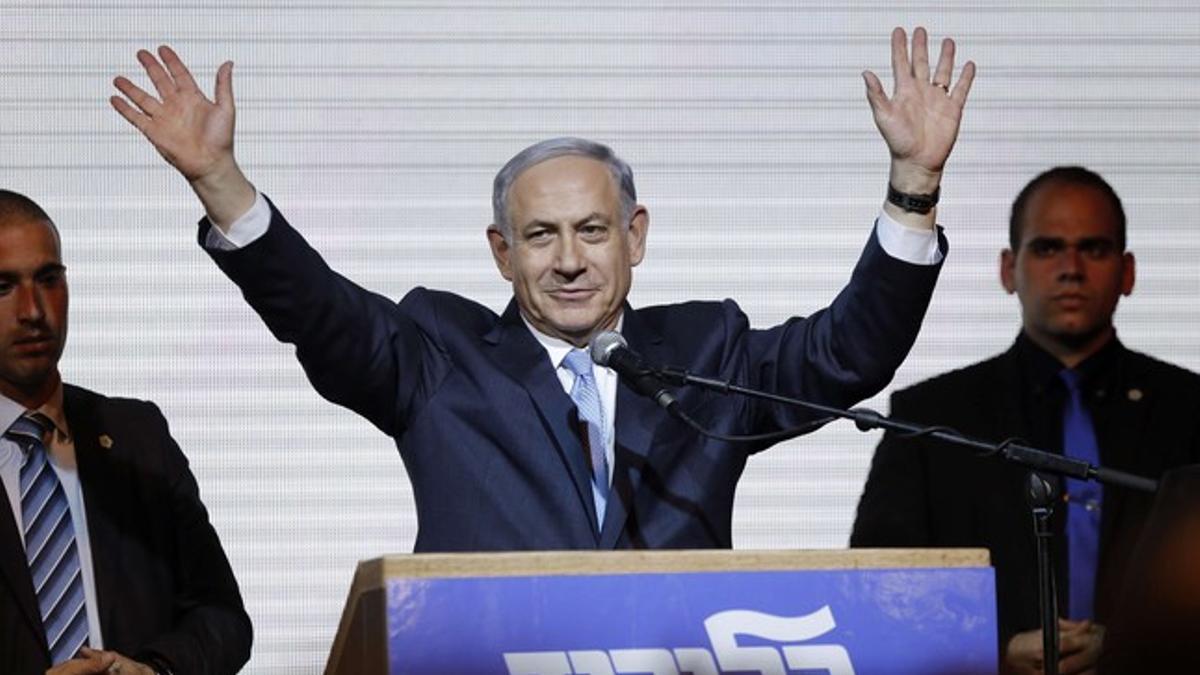 Binyamin Netanyahu celebra su triunfo, en la sede del partido en Tel-Aviv, esta madrugada.