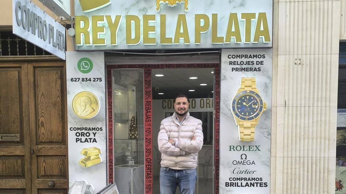 Enrique Valentí, propietario de El Rey de la Plata, posa para este diario.