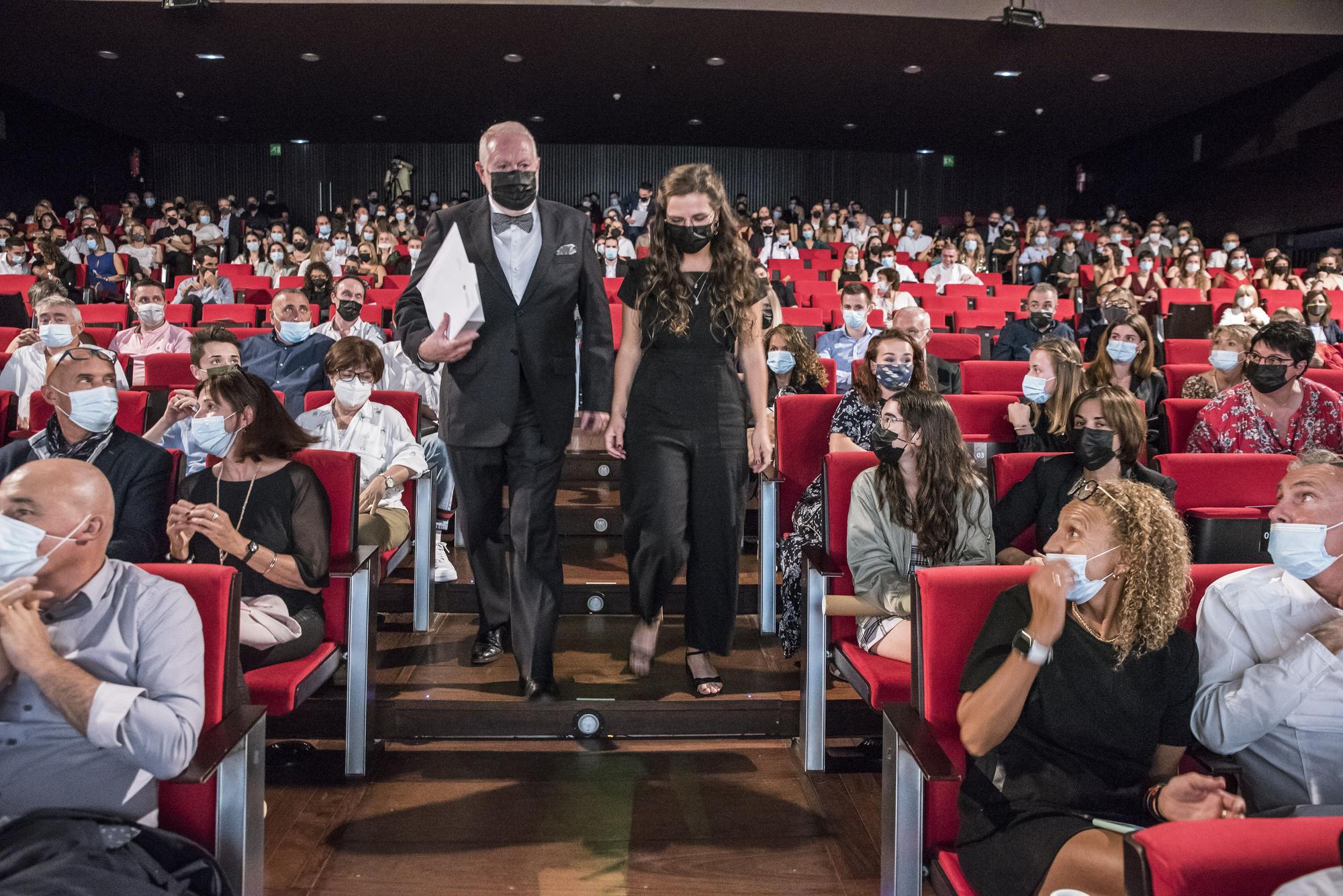 Acte de graduació de la promoció més nombrosa de la FUB dels darrers set anys